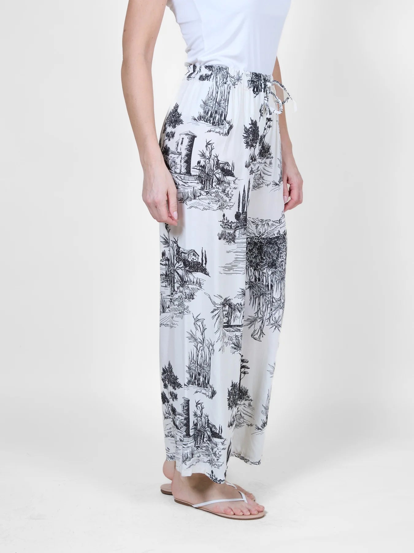 MIDNIGHT TROPICAL PRINT WIDE LEG PANTS