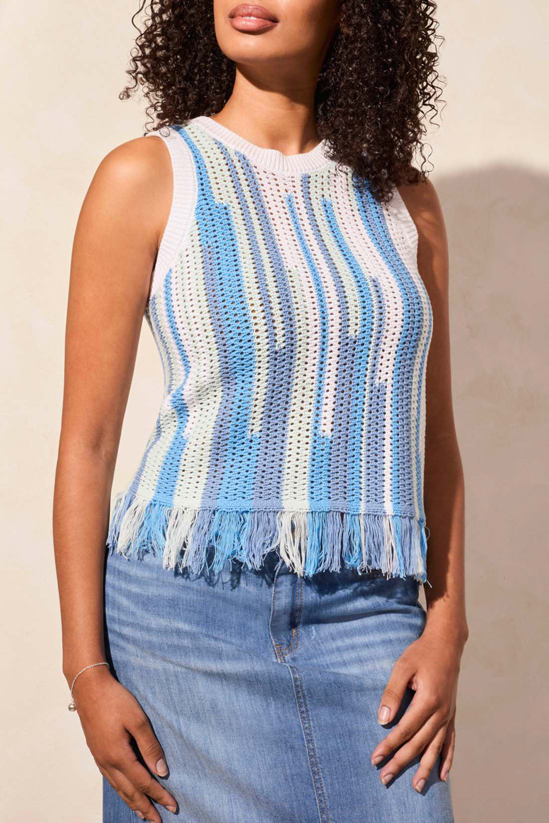 Crew neck fringed Hem Sweater