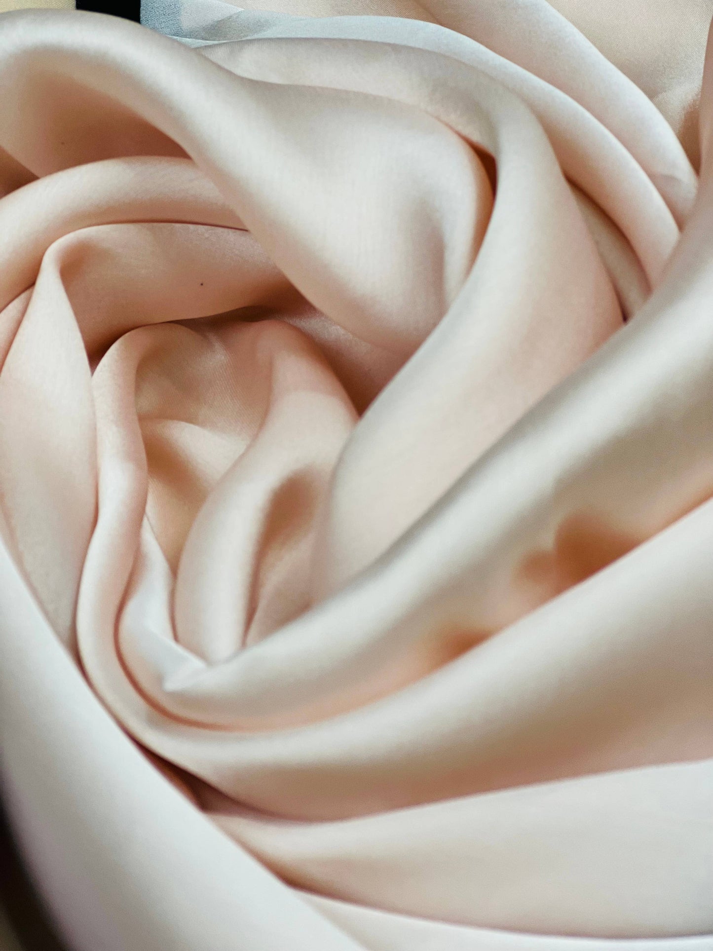 ELEGANT SILK SCARF