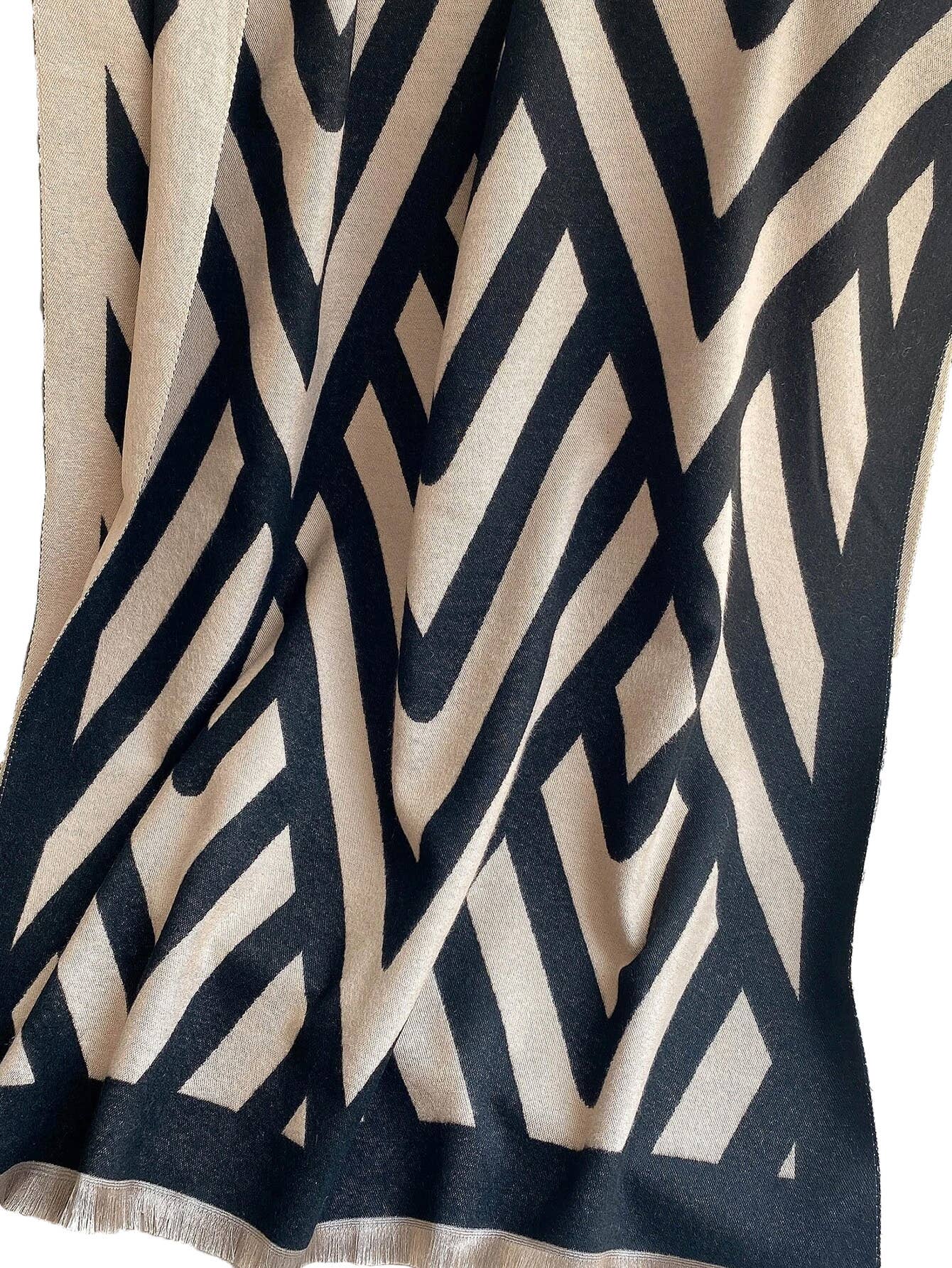 Scarf- Chevron Black/Ivory