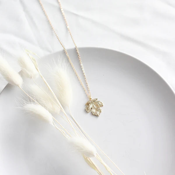 Heirloom Maple Leaf Necklace Gold